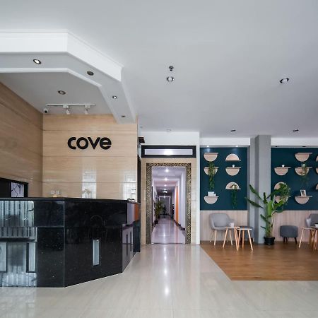 Aparthotel Cove Taman Giacarta Esterno foto