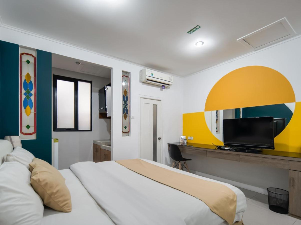 Aparthotel Cove Taman Giacarta Esterno foto
