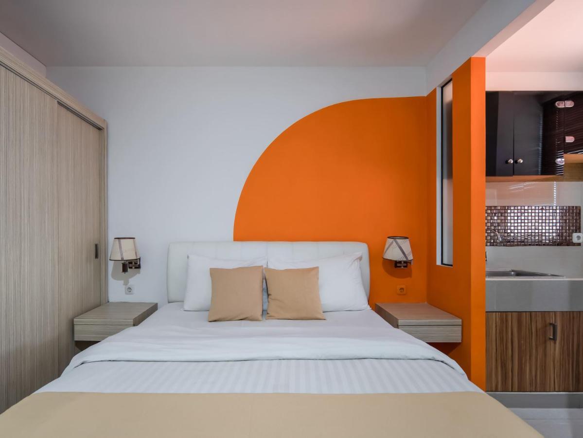 Aparthotel Cove Taman Giacarta Esterno foto