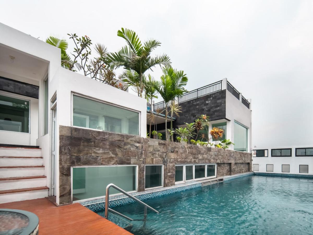 Aparthotel Cove Taman Giacarta Esterno foto